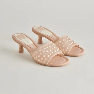 MEEZA PEARL HEELS BLUSH MESH
Color: BLUSH MESH
Size: 8.5
Quantity: 1
Worn once